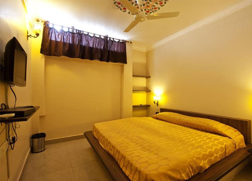 Hotel Mayaa Mansion Jaipur Room photo